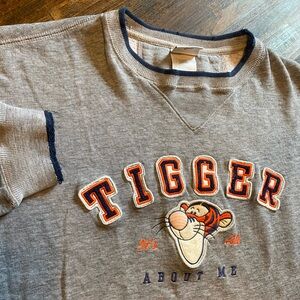 Tigger Crewneck Disney Store Sweatshirt Embroidered Extra Large Vintage 90s Gray